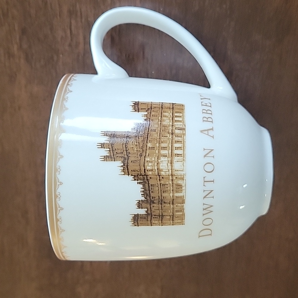 DOWNTON ABBEY MUG